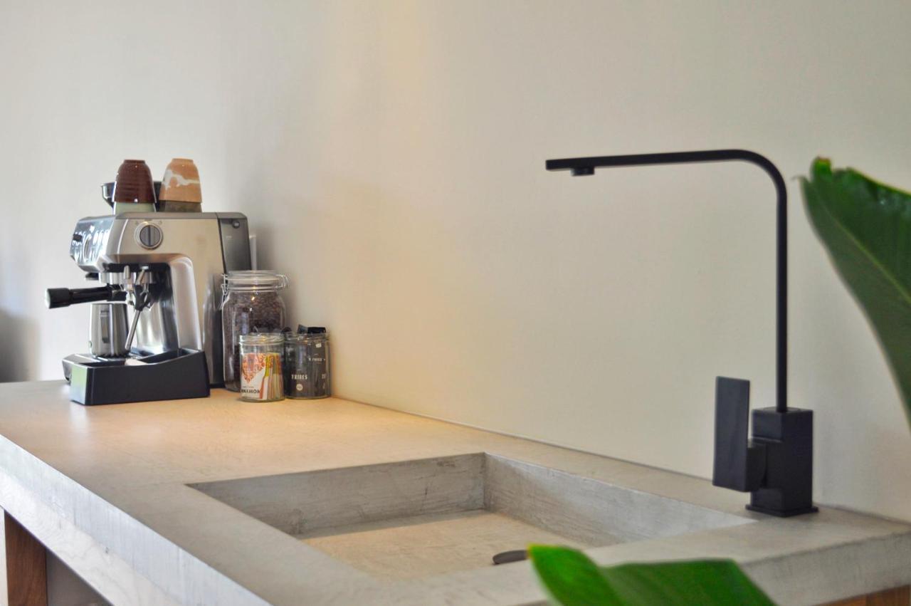 Van Heeckeren Apartments & Suites Nes 네스 외부 사진