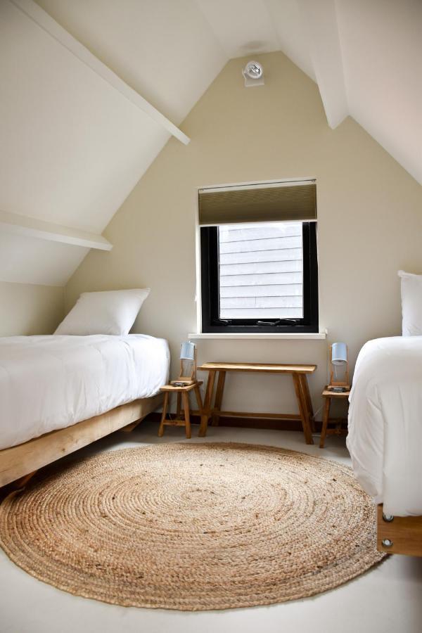 Van Heeckeren Apartments & Suites Nes 네스 외부 사진