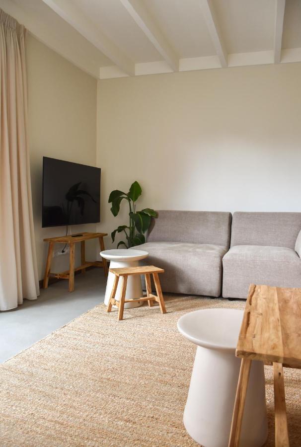 Van Heeckeren Apartments & Suites Nes 네스 외부 사진