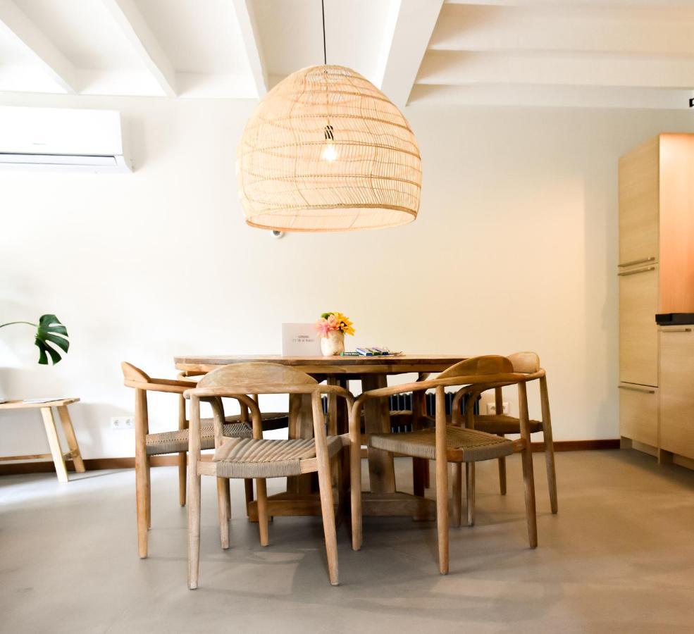 Van Heeckeren Apartments & Suites Nes 네스 외부 사진