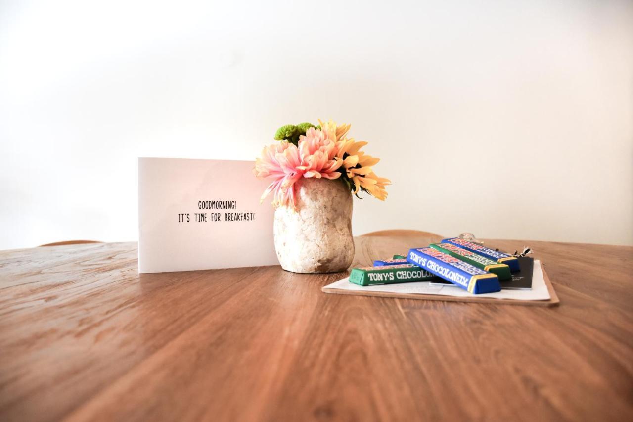 Van Heeckeren Apartments & Suites Nes 네스 외부 사진